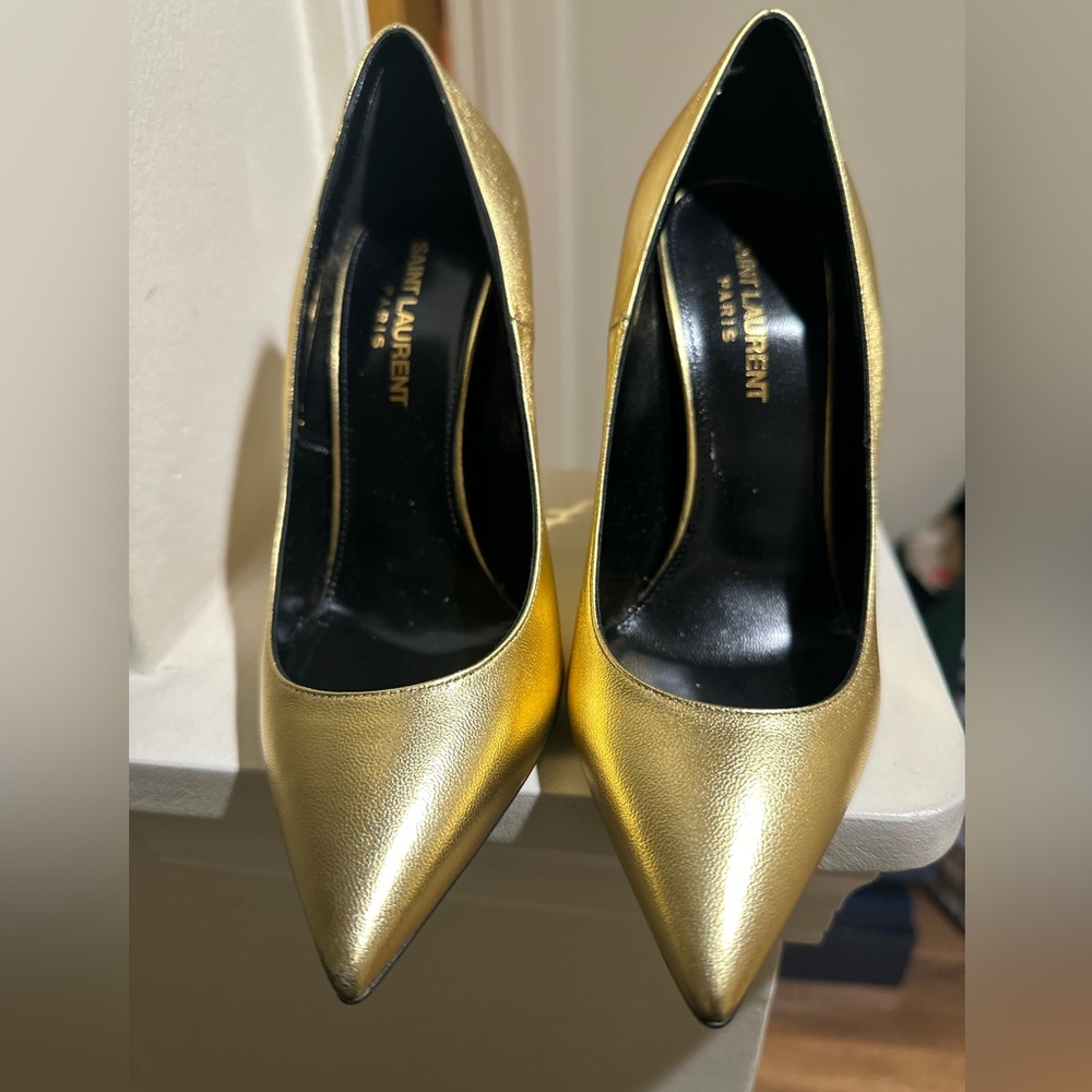 Saint Laurent Opyum Pointed Toe Pumps in gold